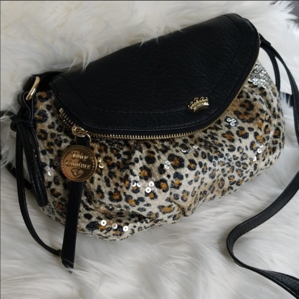 ✨5 purses for the price of one Juicy Couture....